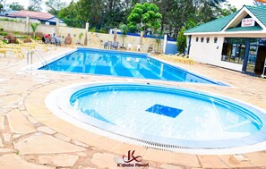 2 outdoor pools - Ka'Baba Resort (Siaya)
