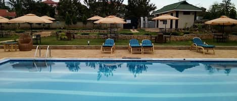 2 piscinas al aire libre