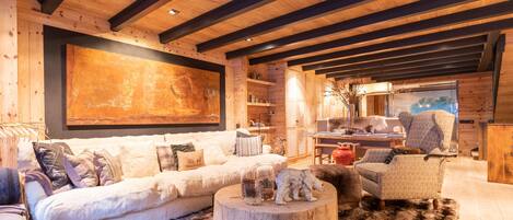 Télévision, cheminée