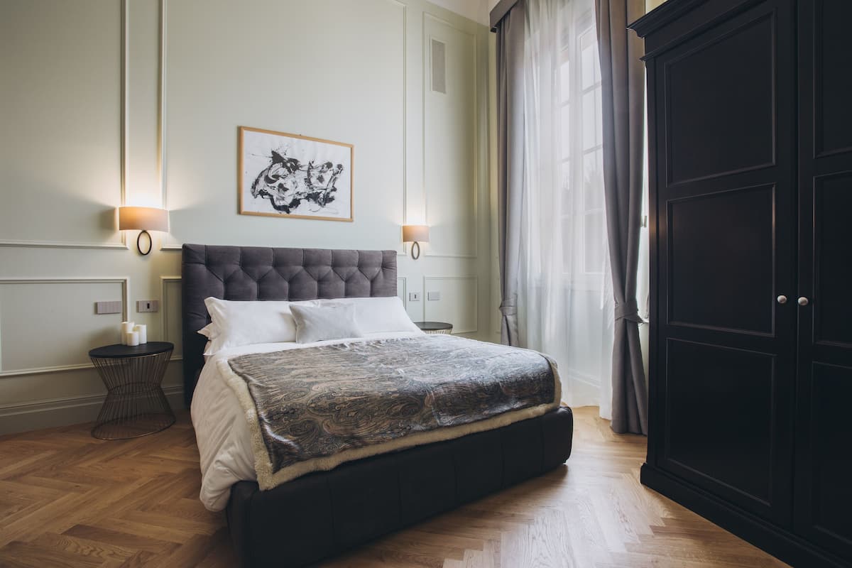 Suite, Kitchenette (Smart) | 1 bedroom, hypo-allergenic bedding, down duvets, pillow-top beds