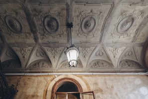 Interior detail - Gregorini Bingham Art Luxury Suites (Bologna)