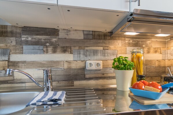 Apartment (Meer) | Private kitchenette | Full-size fridge, microwave, stovetop, dishwasher