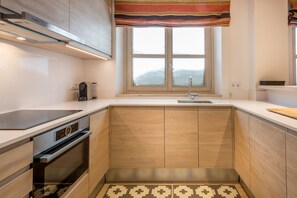 Refrigerador, microondas, horno y lavavajillas 