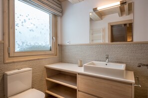 Bathtub, hair dryer, bidet, towels - Casa Chamois Spectacular detached house in Val de Ruda, Cota 1500 of Baqueira Beret (Baqueira)