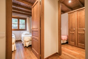 3 間睡房、熨斗/熨衫板、免費 Wi-Fi、床單