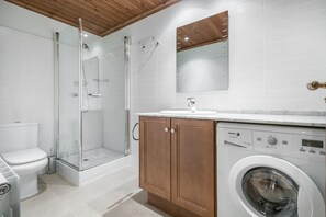 浴缸、風筒、提供毛巾