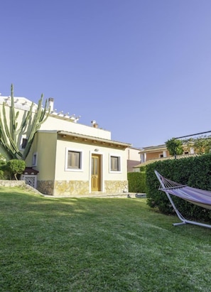 Garden - Miltiadis Apartments (Corfu)
