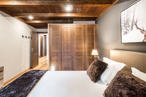 3 dormitorios, tabla de planchar con plancha, wifi gratis y ropa de cama