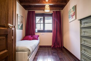 3 bedrooms, iron/ironing board, free WiFi, bed sheets - Sendrosa Beautiful newly furnished apartment for 8p in Val de Ruda, level 1500 of Baqueira-Beret (Baqueira)