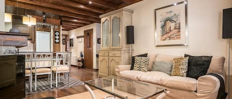 TV, fireplace, DVD player