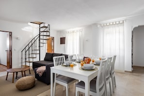 Villa, 3 Bedrooms, Valley View | In-room dining - Carvoeira Surf & Family Villa (Mafra)