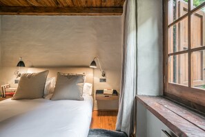 3 slaapkamers, een strijkplank/strijkijzer, gratis wifi, beddengoed