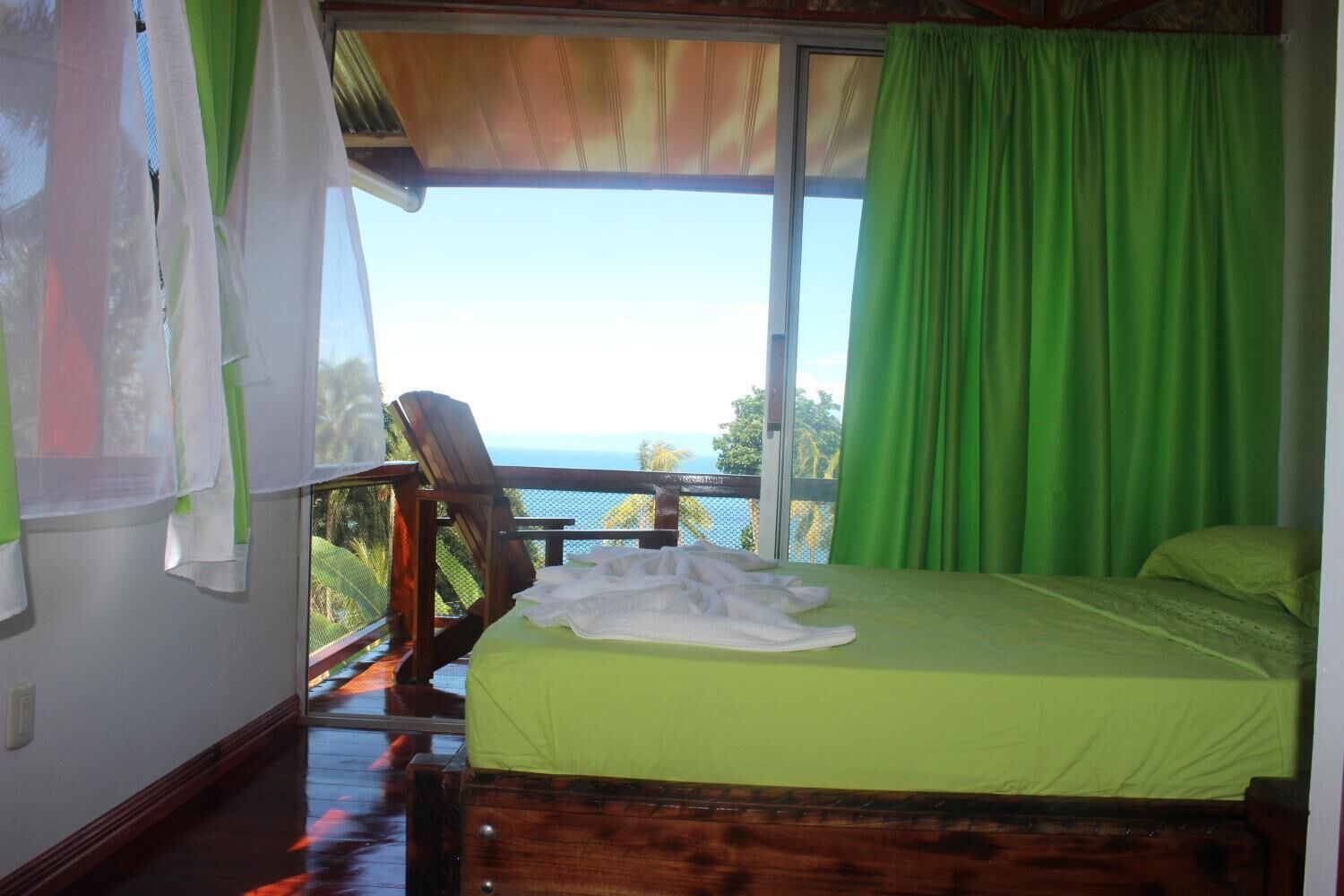Wifi gratis y ropa de cama 