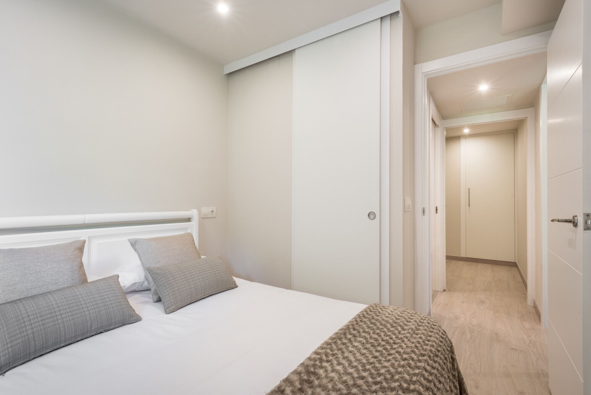 2 soverom, strykejern/-brett, wi-fi (inkludert) og sengetøy