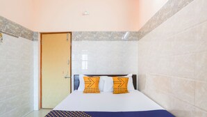 Standard Room - Spot ON 43721 Classic Residency (Uttukkottai)
