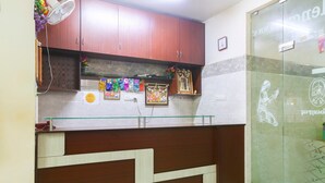 Reception - Spot ON 43721 Classic Residency (Uttukkottai)