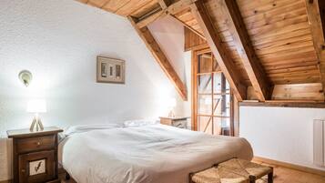 3 slaapkamers, een strijkplank/strijkijzer, beddengoed