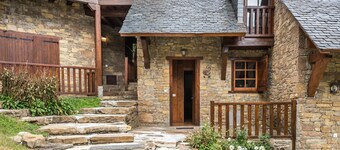 Casa Guineu Cozy 3-story house in the beautiful town of Unha