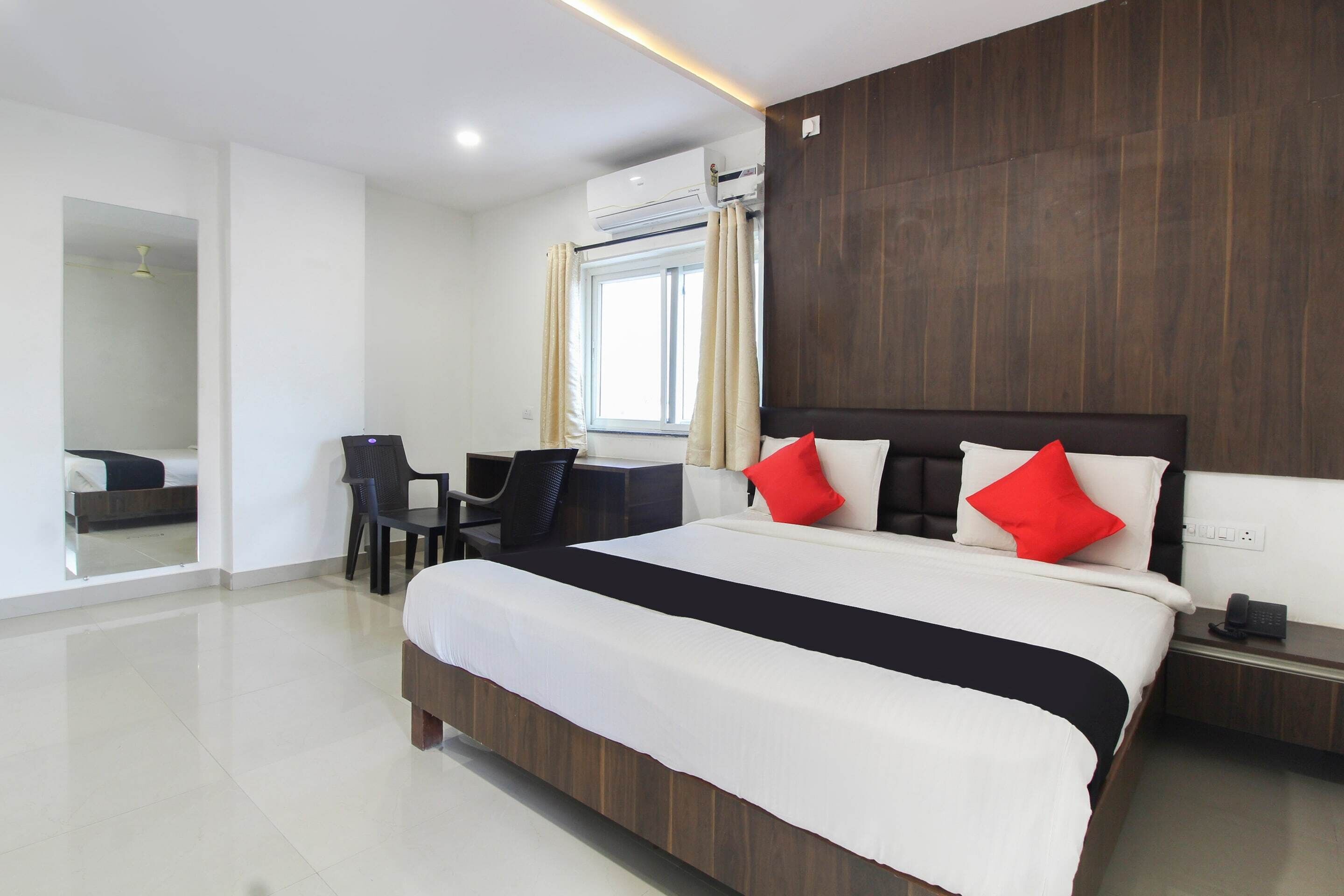 Deluxe Double Room | Free WiFi
