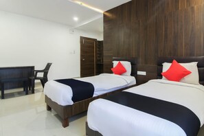 Deluxe Double Room | Free WiFi - Capital O 37516 Apple Tree Inn (Hyderabad)