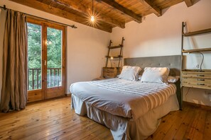 4 室のベッドルーム、アイロン / アイロン台、WiFi (無料)、ベッドシーツ