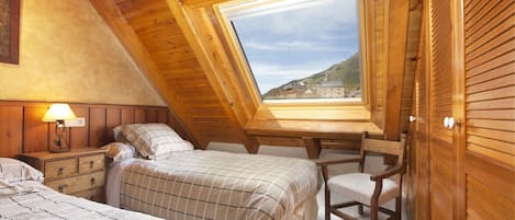 4 عدّة غرف نوم ومكواة/لوح كي وواي فاي مجانًا وملاءات أسرّة