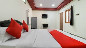 Laptop workspace, free WiFi, bed sheets