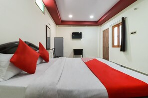 Espacio para trabajar con laptop, wifi gratis y ropa de cama 