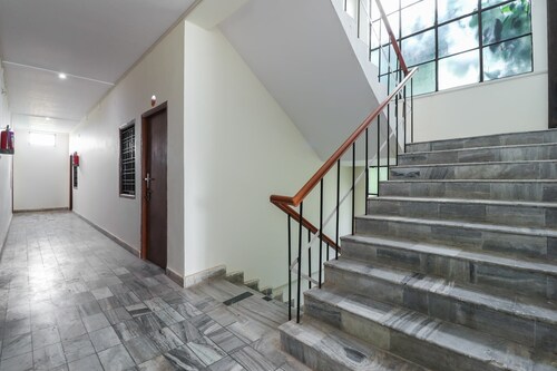 OYO 28668 Hotel Shiv Ganga