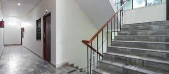 OYO 28668 Hotel Shiv Ganga