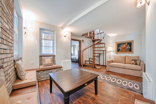 2 عدّة غرف نوم ومكواة/لوح كي وواي فاي مجانًا وملاءات أسرّة