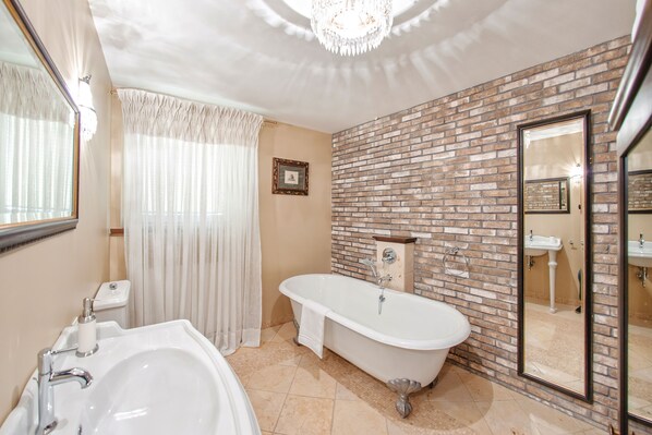 Bathtub besar