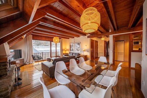 Bargadera by Totiaran Magnificent duplex apartment in Vielha