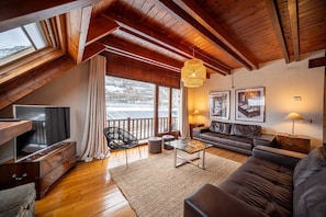 Fernseher, Kamin