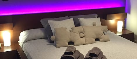 2 bedrooms, iron/ironing board, travel cot, WiFi
