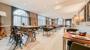 Lunch and dinner served - Aparthotel Acropolis (Middelkerke)