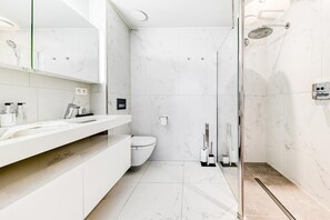Apartment, 1 Bedroom | Bathroom | Free toiletries, hair dryer, towels, soap - Aparthotel Acropolis (Middelkerke)