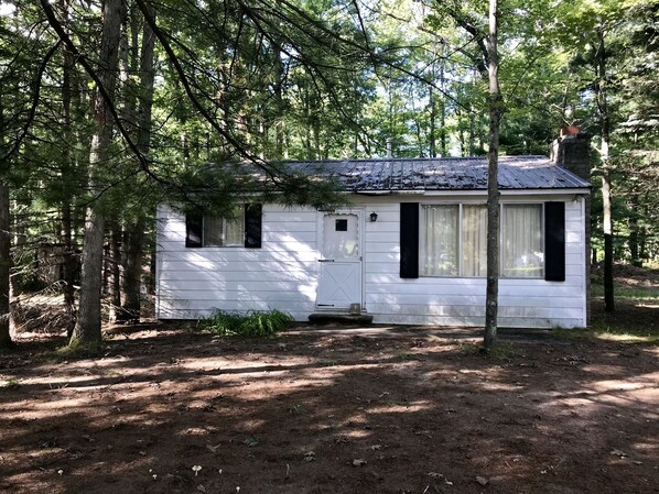 Exterior - Close to Tippy Dam, Lake Elinor, Dickson Park. Clean & cozy! (Brethren)