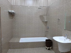 Business Double Room | Bathroom - Gulmohar Garden (Ambala)