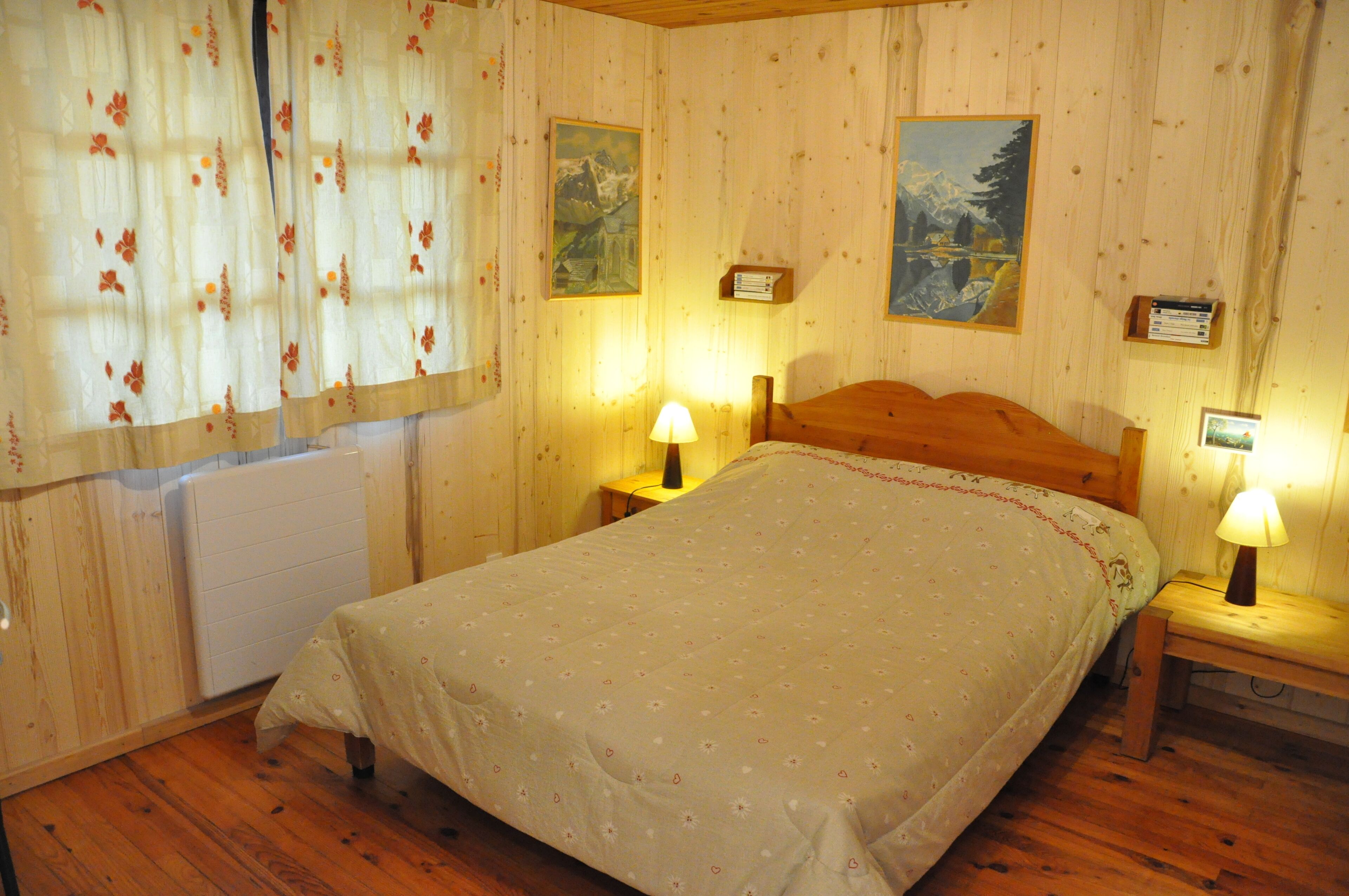 1 多间卧室、熨斗/熨衣板、WiFi、床单