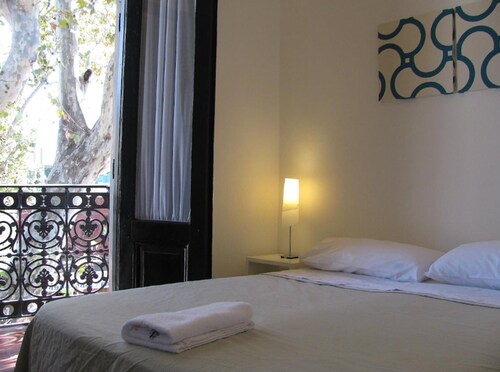 06 Soho Suites Bed & Breakfast