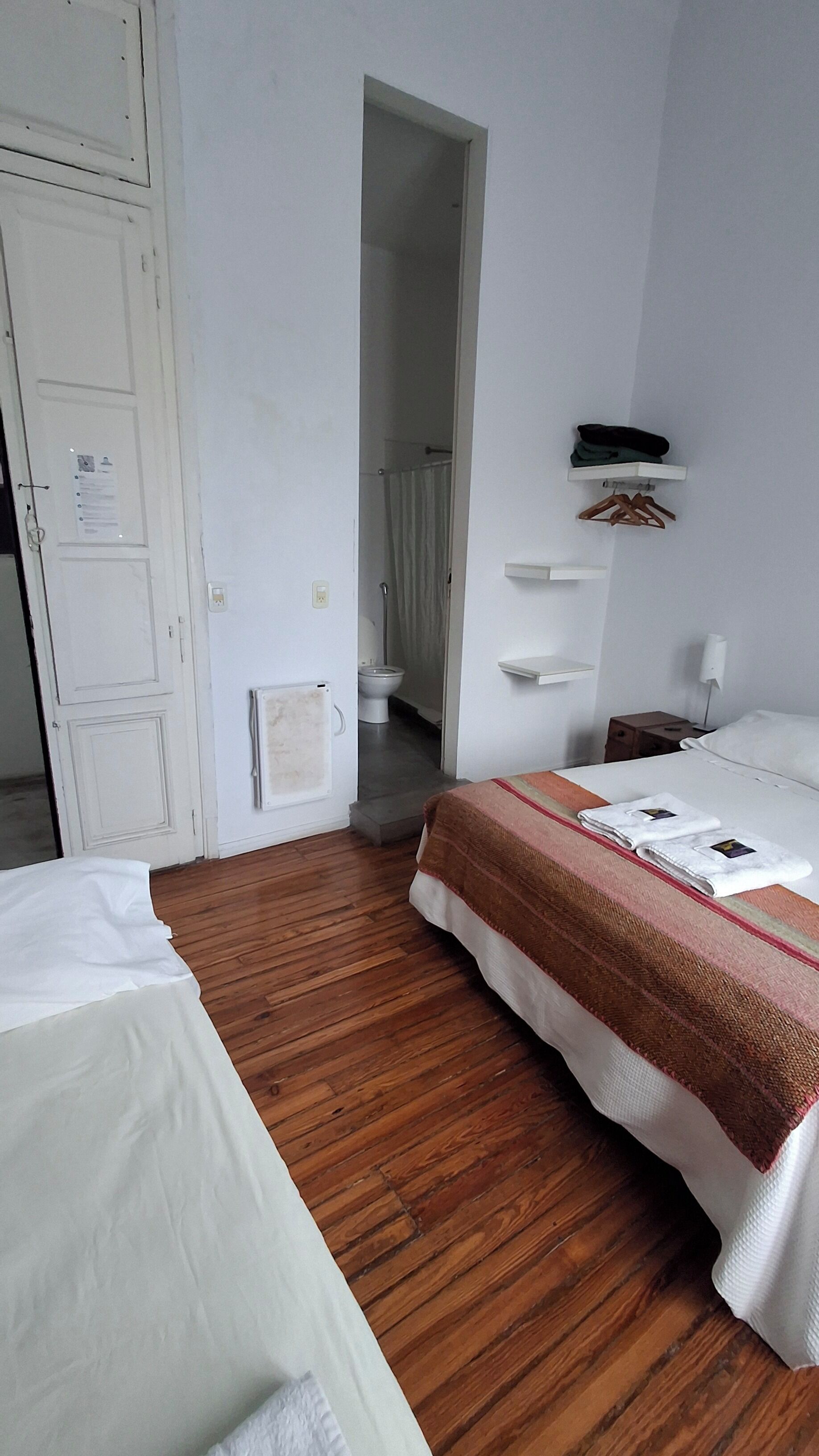 Basic Triple Room | Desk, iron/ironing board, free WiFi, bed sheets