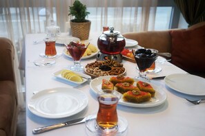 Food and drink - AlmaBagi Hotel&Villas (Quba)