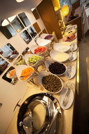 Free daily buffet breakfast - AlmaBagi Hotel&Villas (Quba)