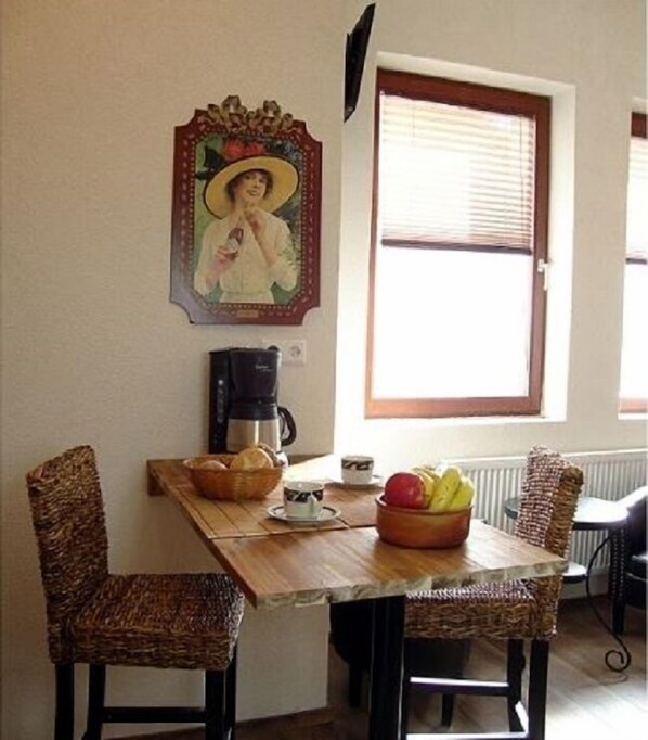 Double Room, Non Smoking, Kitchenette | In-room dining - Bärenhof Rottweil (Rottweil)