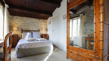 Traditionele suite (Suite La Rochelle) | 2 slaapkamers, luxe beddengoed, individueel gedecoreerd