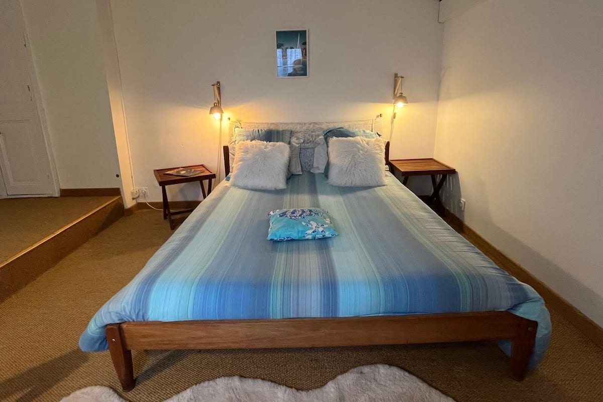 Habitación doble tradicional (Île d'Oléron) | 2 habitaciones, ropa de cama de alta calidad y decoración personalizada