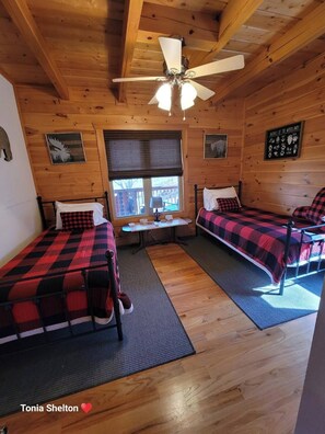 2 bedrooms, iron/ironing board, travel cot, free WiFi