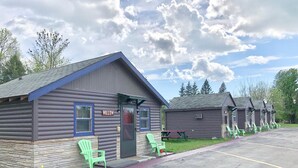 Exterior - Hilltop Lodge (International Falls)