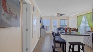 Condo, 1 Bedroom | Private kitchen | Fridge, oven, coffee/tea maker, toaster